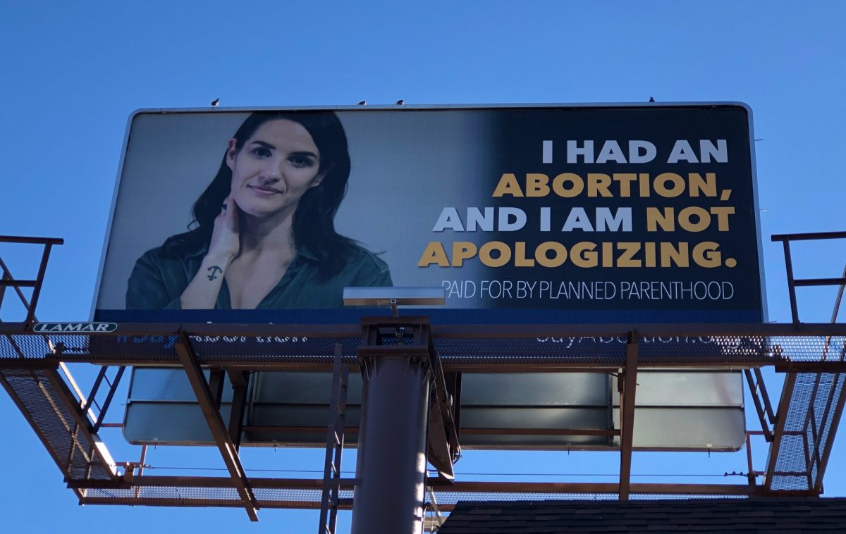  Las vallas publicitarias de Planned Parenthood se jactan de haber matado bebés: «Me abortaron y no me disculpo»