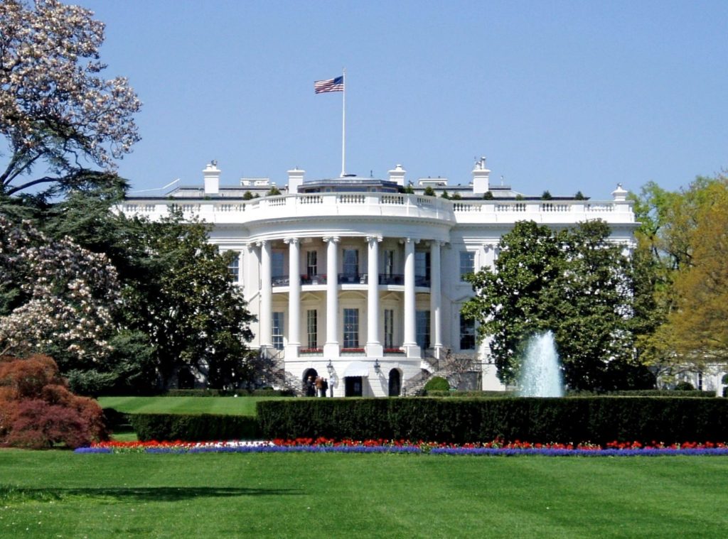  “La atmósfera está cambiando”, la Casa Blanca realiza su primer ‘Tiempo de Fe’