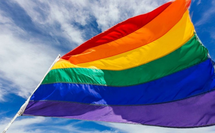  Escuela primaria de Florida lleva a los niños de excursión a un bar gay